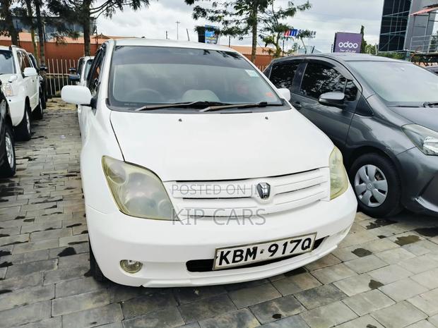 Toyota IST 2006 White