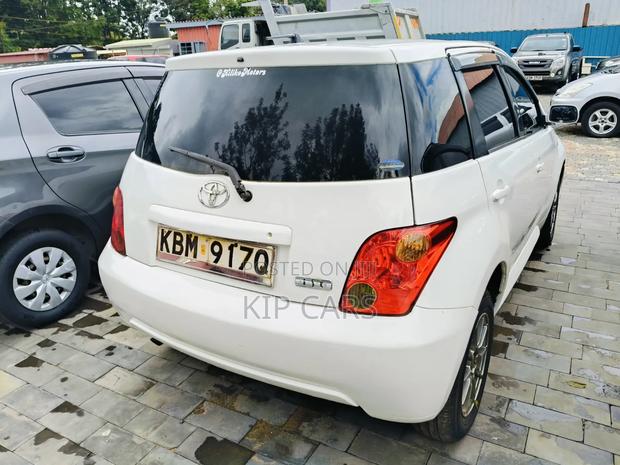 Toyota IST 2006 White