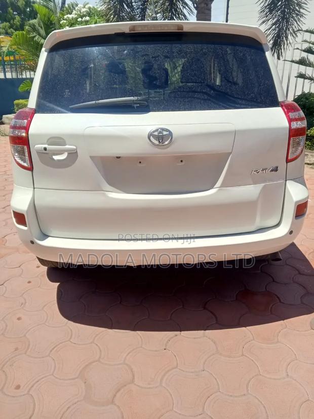 Toyota RAV4 2015 White