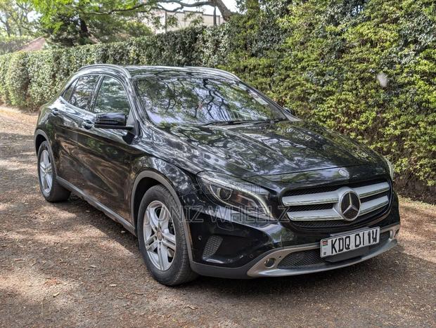 Mercedes-Benz GLA-Class 2017 Black