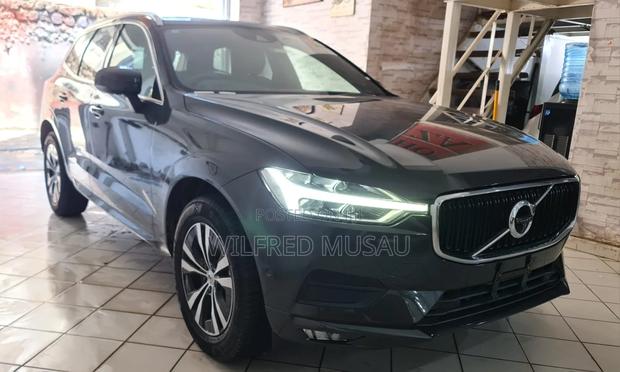 Volvo XC60 2019 Blue