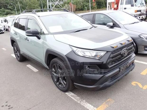 Toyota RAV4 Adventure AWD 2020 Green