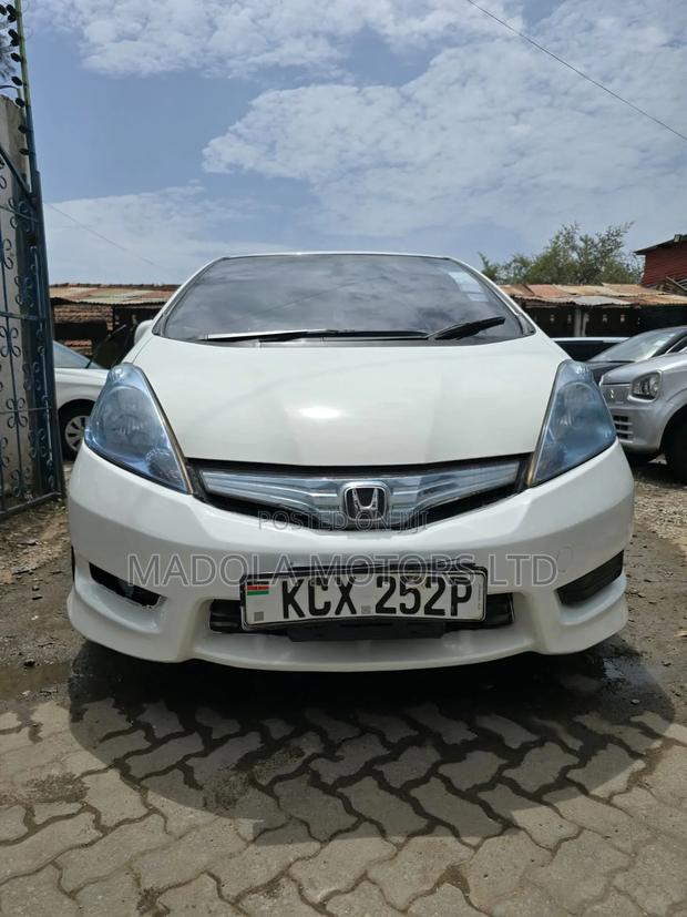 Honda Fit Shuttle 1.5 2WD 2012 White