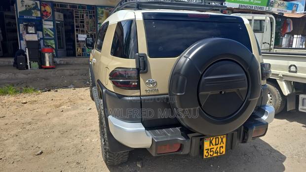 Toyota FJ Cruiser 2017 Beige