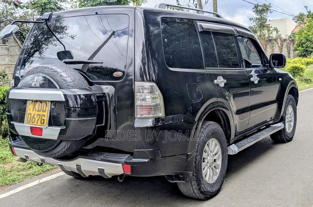 Mitsubishi Pajero 2013 Black