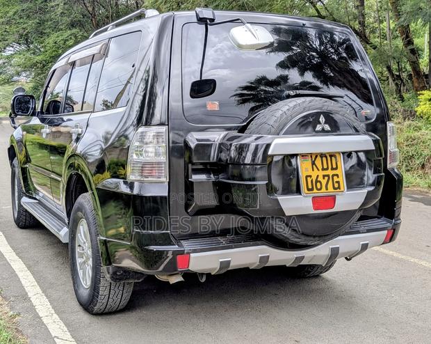 Mitsubishi Pajero 2013 Black