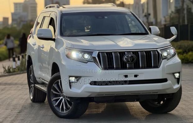 Toyota Land Cruiser Prado 2.8 2019 White