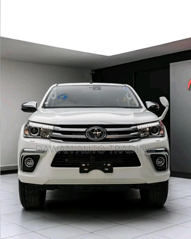 Toyota Hilux 2019 White