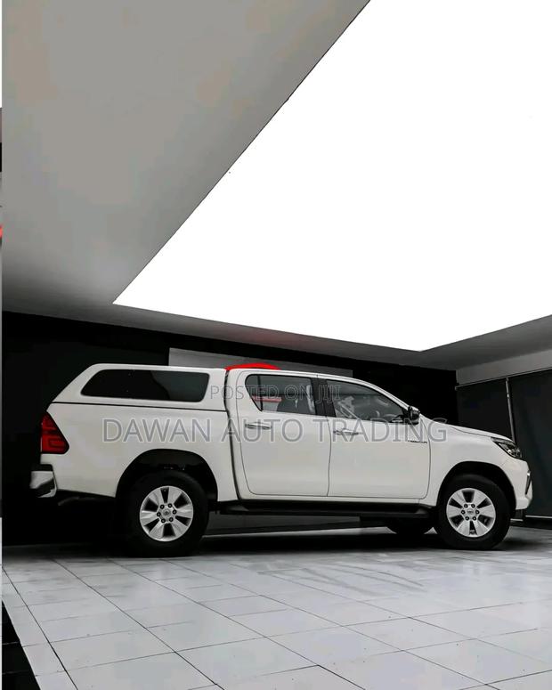 Toyota Hilux 2019 White