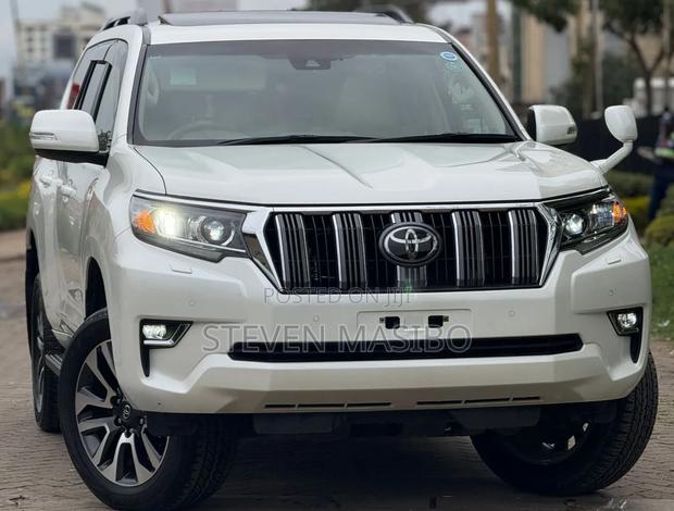 Toyota Land Cruiser Prado 2.8 2021 White