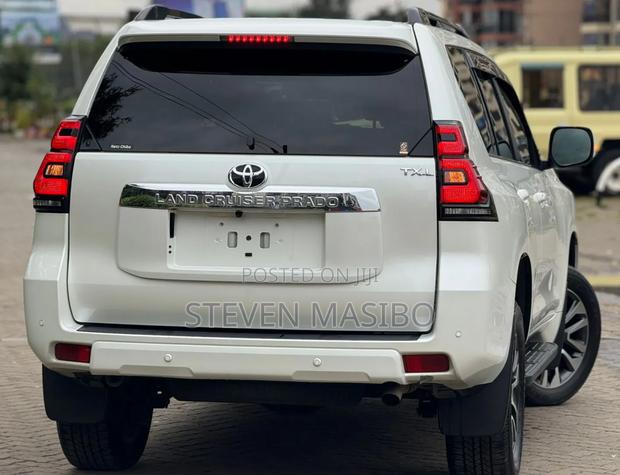 Toyota Land Cruiser Prado 2.8 2021 White