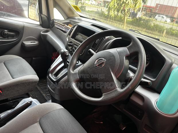 Nissan NV200 2011 Silver