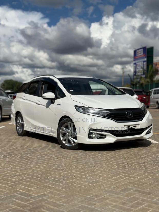 Honda Shuttle 1.5 Hybrid 2WD 2019 White