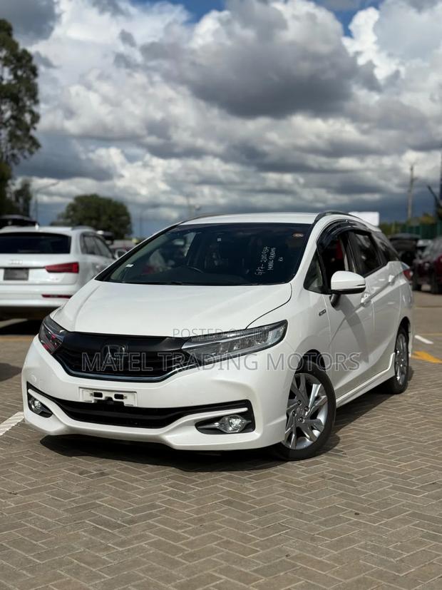 Honda Shuttle 1.5 Hybrid 2WD 2019 White