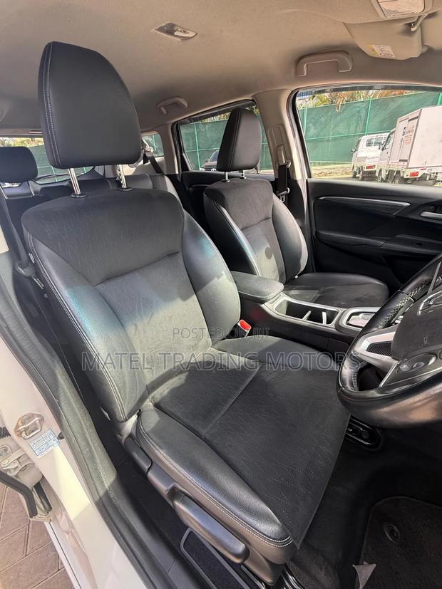 Honda Shuttle 1.5 Hybrid 2WD 2019 White