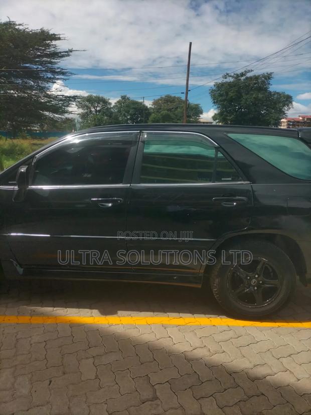 Toyota Harrier 2000 Black
