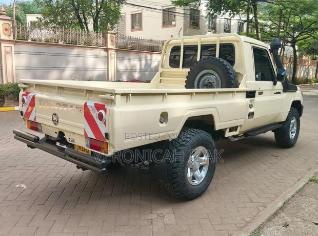 Toyota Land Cruiser 2008 Gold