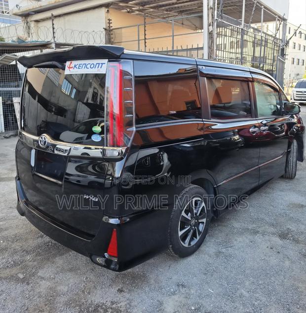 Toyota Noah 2.0 FWD (8 Seater) 2019 Black
