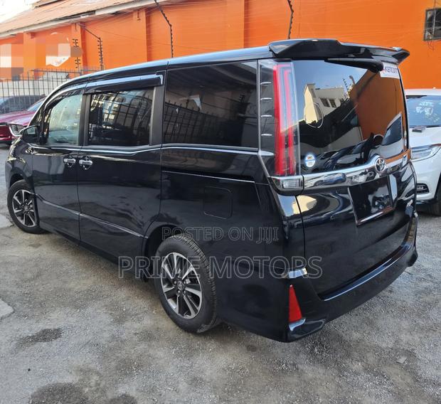 Toyota Noah 2.0 FWD (8 Seater) 2019 Black