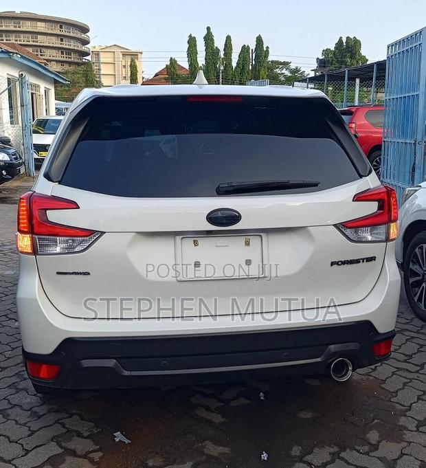Subaru Forester Premium AWD 2019 White
