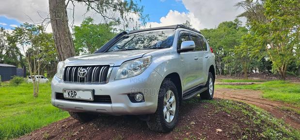 Toyota Land Cruiser Prado 2010 Silver