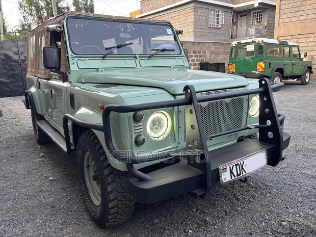 Land Rover Defender 2001 Green