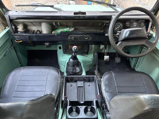 Land Rover Defender 2001 Green