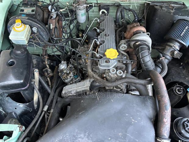 Land Rover Defender 2001 Green