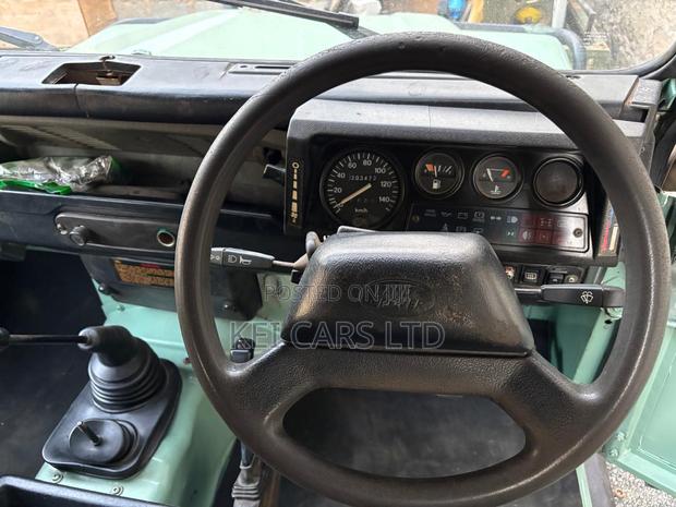 Land Rover Defender 2001 Green