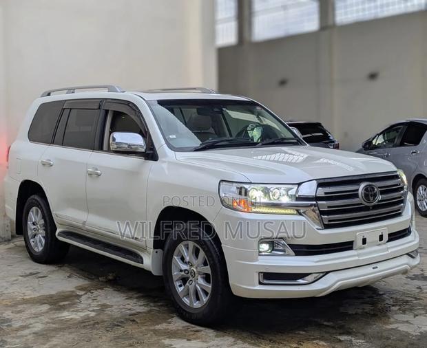 Toyota Land Cruiser 4.6 V8 ZX 2020 White