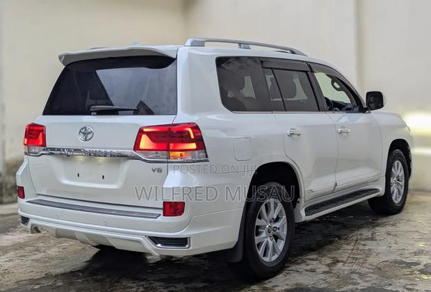 Toyota Land Cruiser 4.6 V8 ZX 2020 White