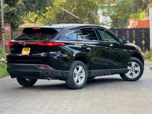 Toyota Harrier 2.0 2021 Black