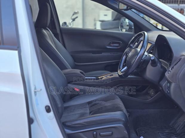 Honda Vezel 1.5 Hybrid 2WD 2019 White