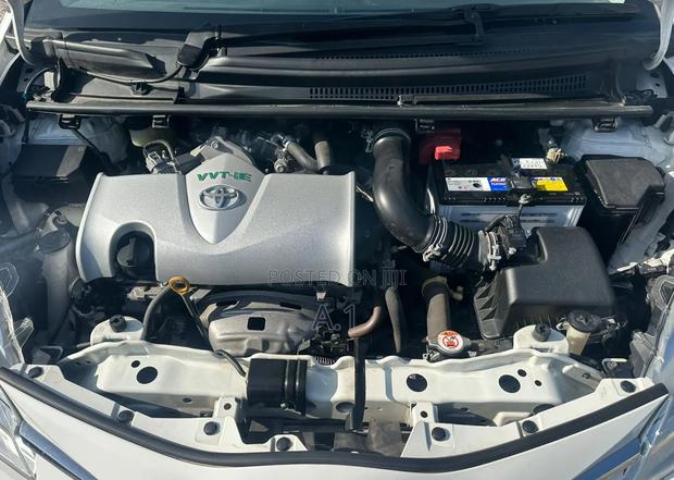Toyota Vitz 1.3 FWD 5dr 2019 White