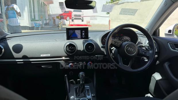 Peugeot 308 2019 Red