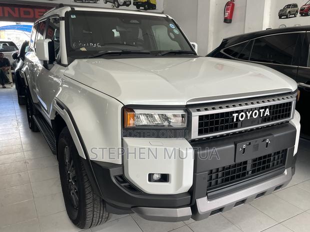 Toyota Land Cruiser Prado 2.8 2024 White