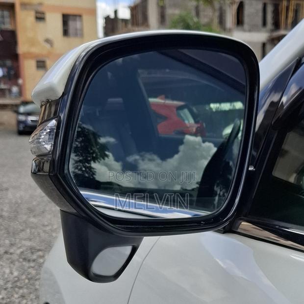 Toyota Harrier 2.0 4WD 2019 White