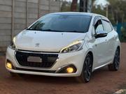 Peugeot 208 2018 White for sale