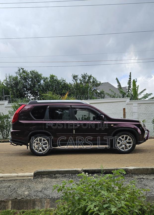 Nissan X-Trail 2012 Maroon
