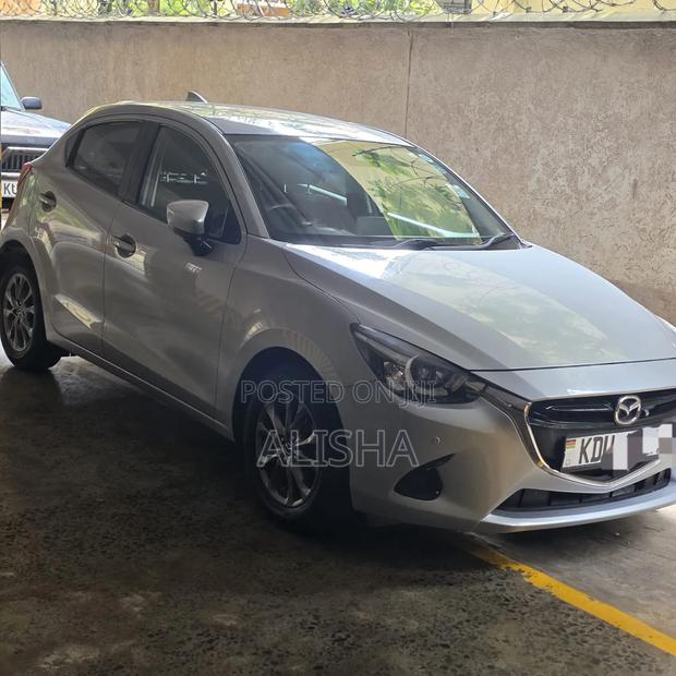Mazda Demio 2018 Silver