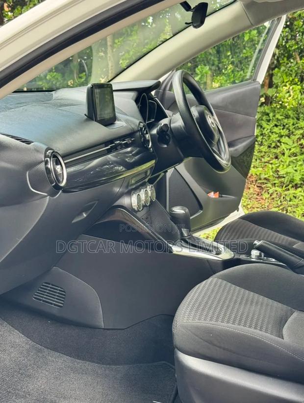 Mazda 2 2020 White