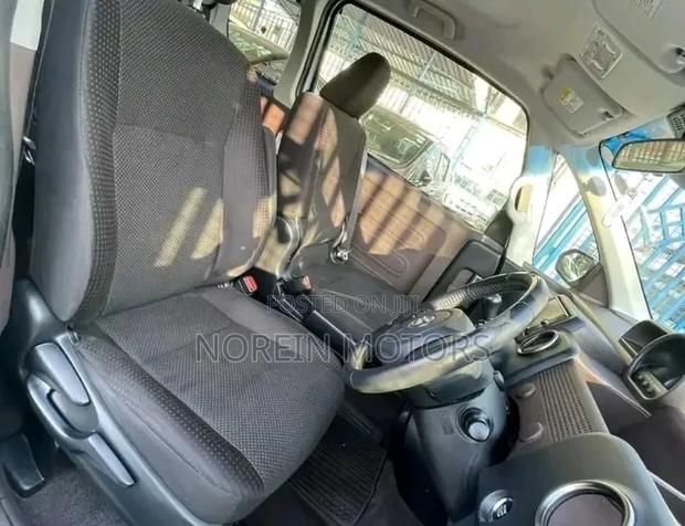 Toyota Spade 2019 White