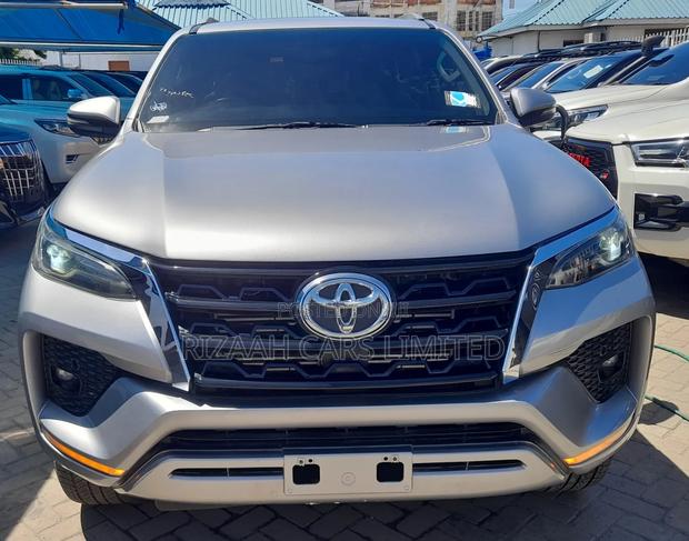 Toyota Fortuner 2.4 D AWD 2020 Silver