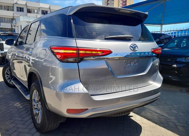 Toyota Fortuner 2.4 D AWD 2020 Silver