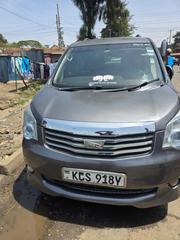 Toyota Noah 2.0 143hp AWD (7 Seater) 2012 Gray for sale