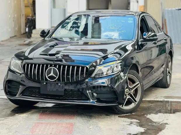 Mercedes-Benz C200 2020 Black