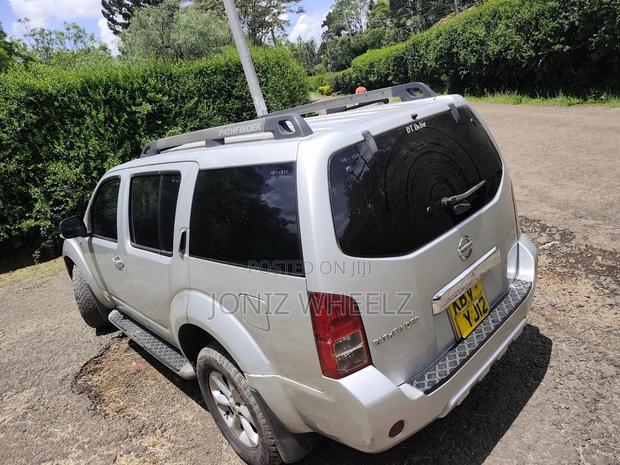 Nissan Pathfinder 2013 Silver