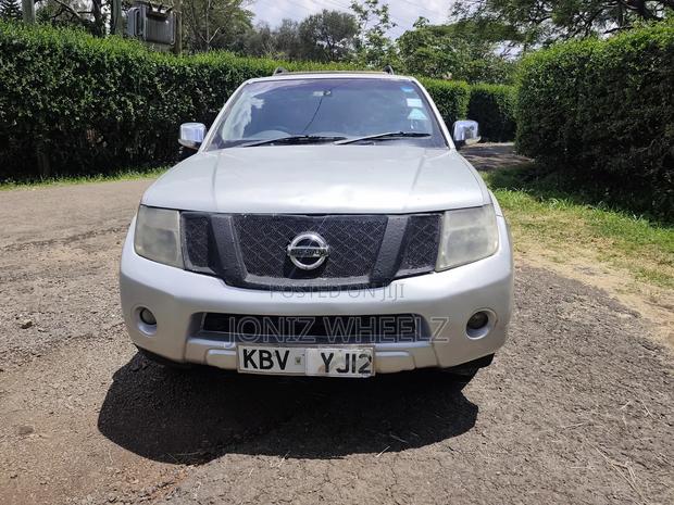 Nissan Pathfinder 2013 Silver