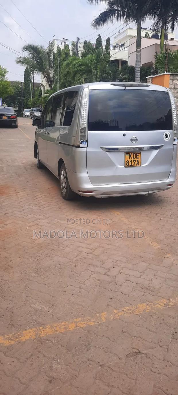 Nissan Serena 2014 Silver