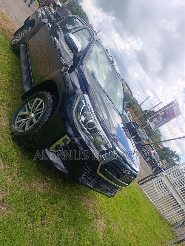 Toyota Hilux 2019 Black
